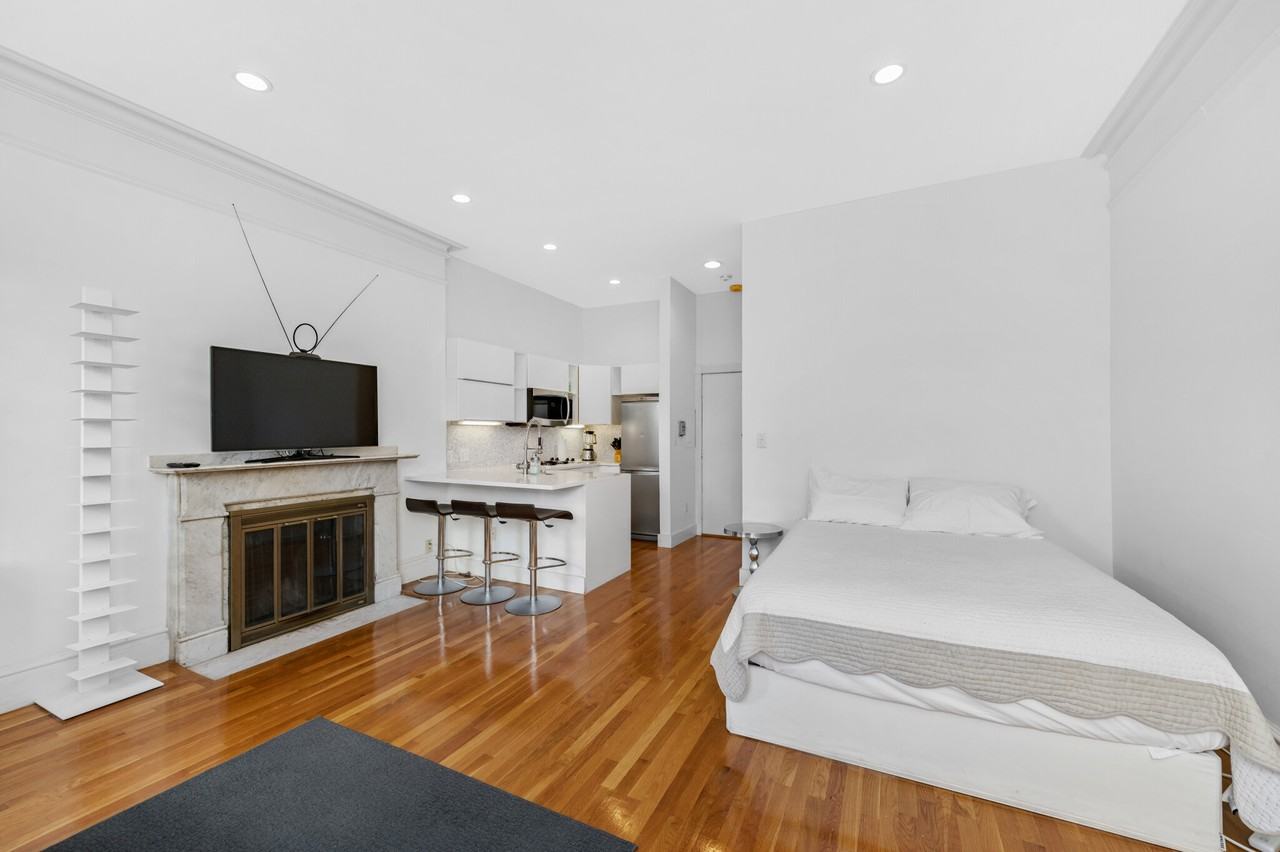 235 Beacon St #8 - Photo 5 of 18