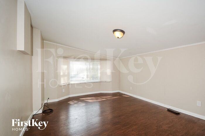 9061 Bobb Ave - Photo 3 of 14