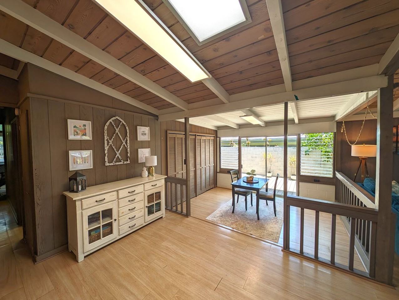 2567 California Ave - Photo 6 of 25