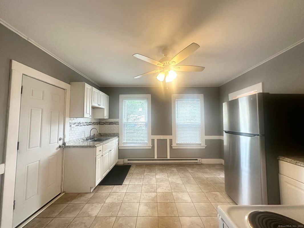 49 Dutton St - Photo 2 of 10