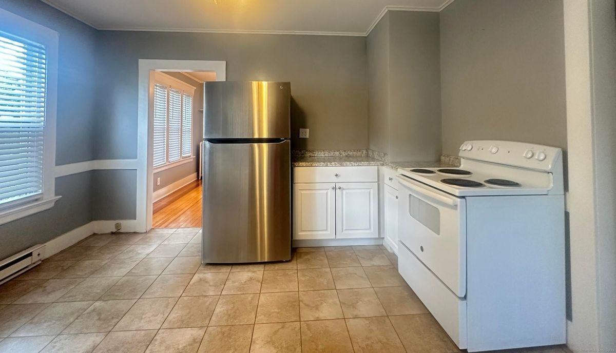 49 Dutton St - Photo 3 of 10