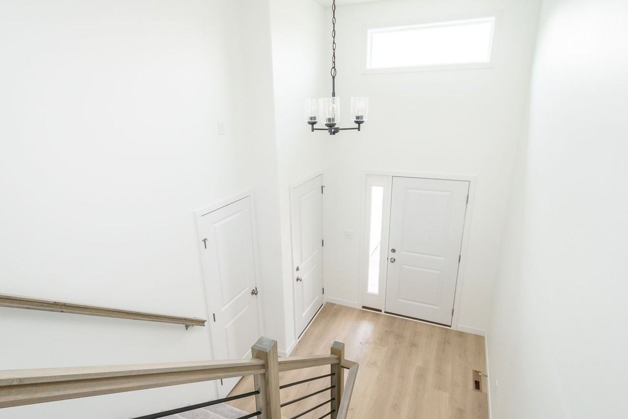 6035 8th St W - Photo 5 of 50