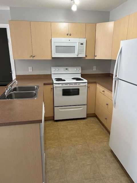 Unit 112-4309-33 Street - Photo 2 of 13