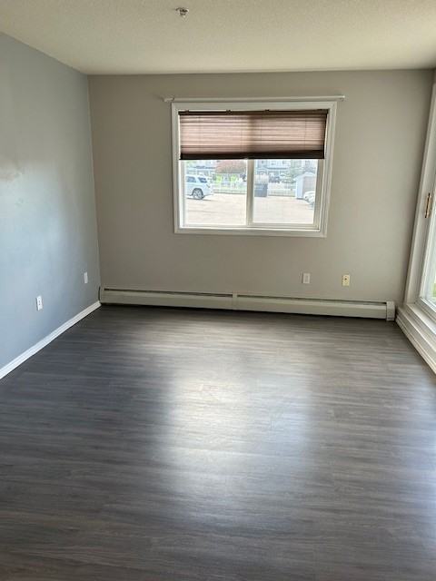 Unit 112-4309-33 Street - Photo 3 of 13