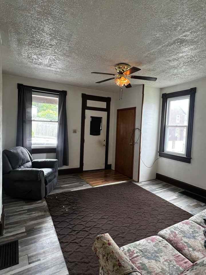 21-23 Locust St - Photo 3 of 12