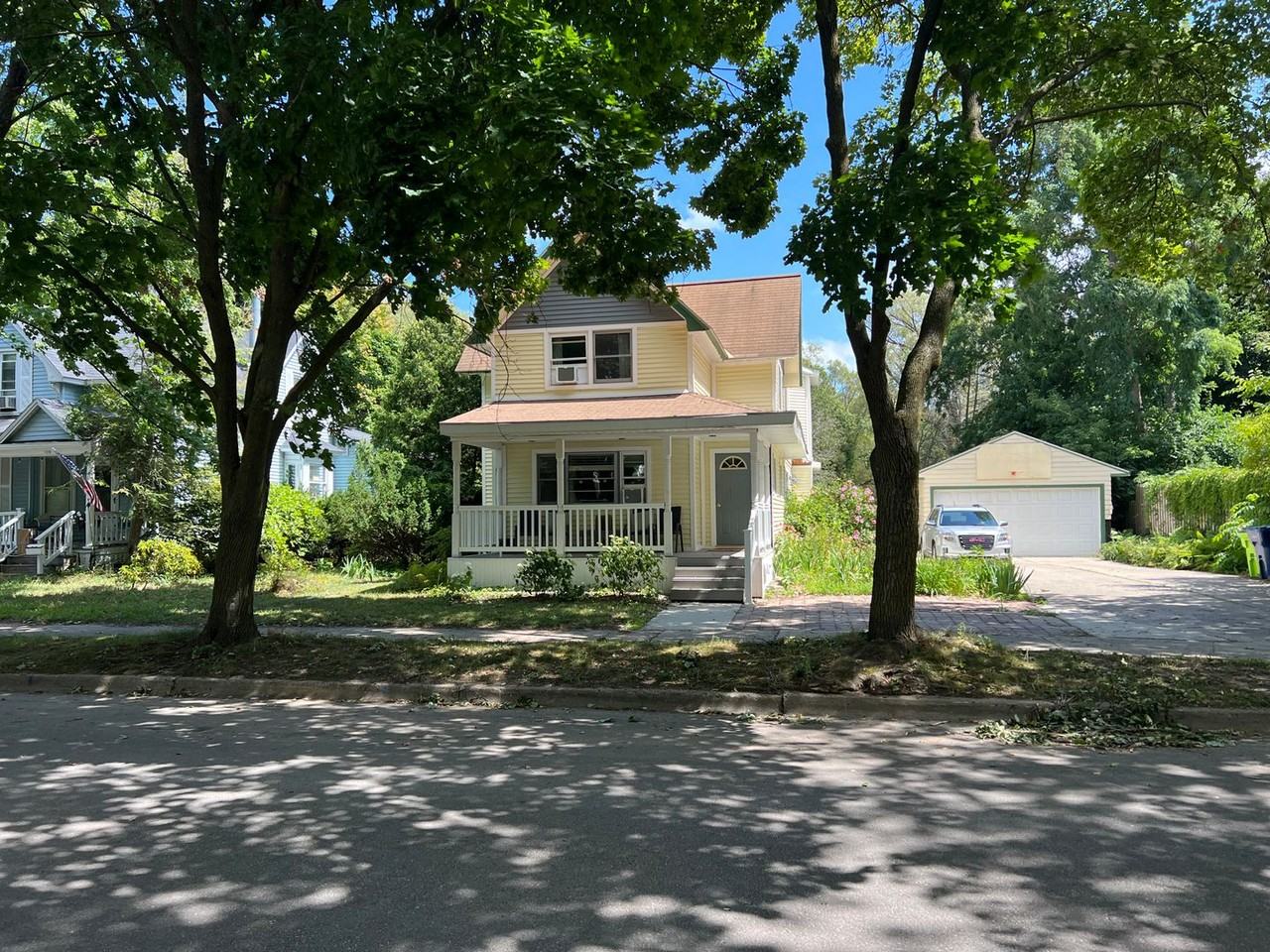 121 South Spruce Street - Photo 4 of 19