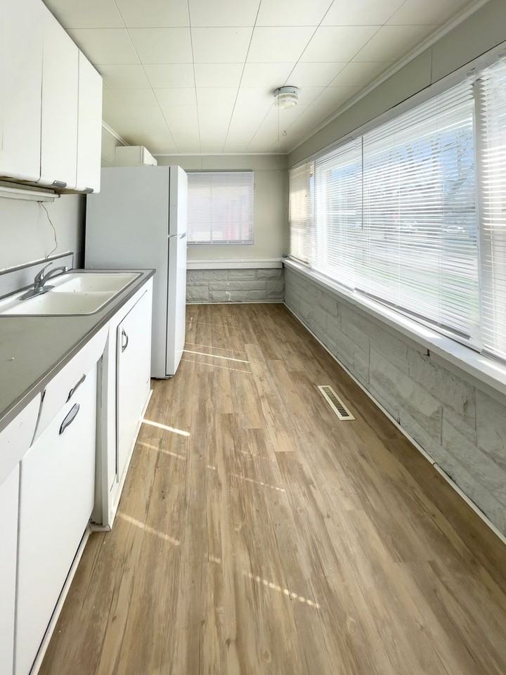 2106 W. Main St - Photo 2 of 33