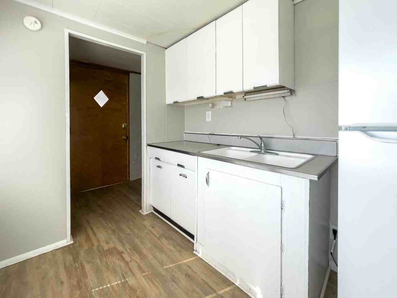 2106 W. Main St - Photo 5 of 33