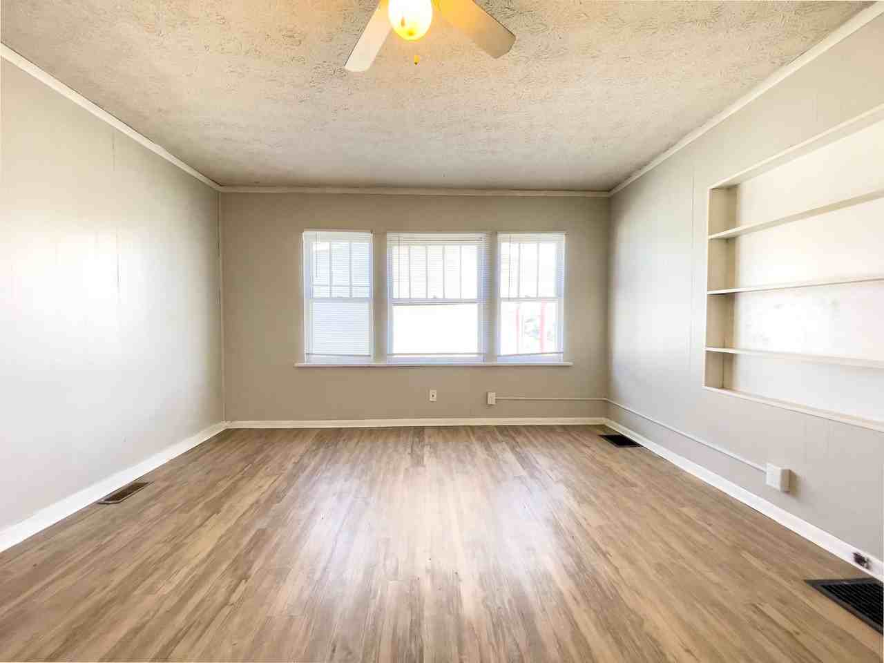 2106 W. Main St - Photo 7 of 33