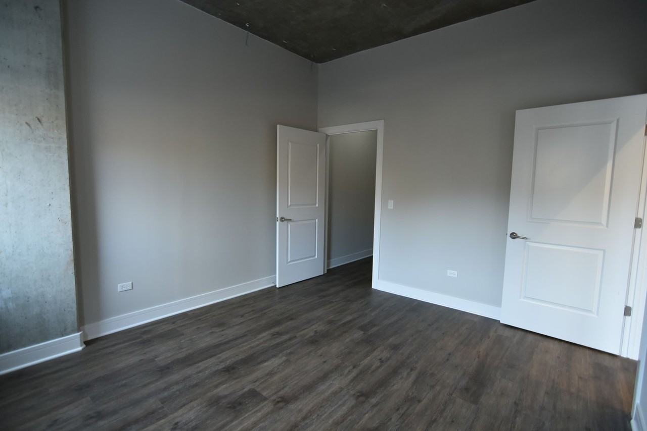 The Eagle Building - Photo 7 of 38