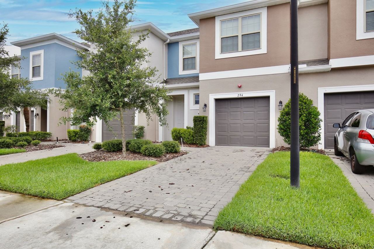 294 Merry Brook Cir - Photo 2 of 22