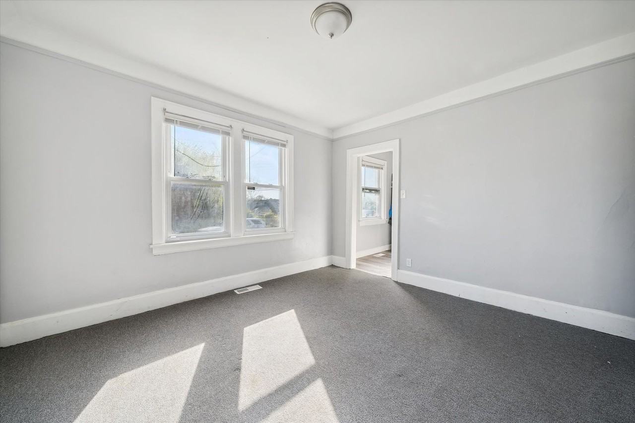 15258 Evanston - THM Capital LLC - Photo 2 of 10