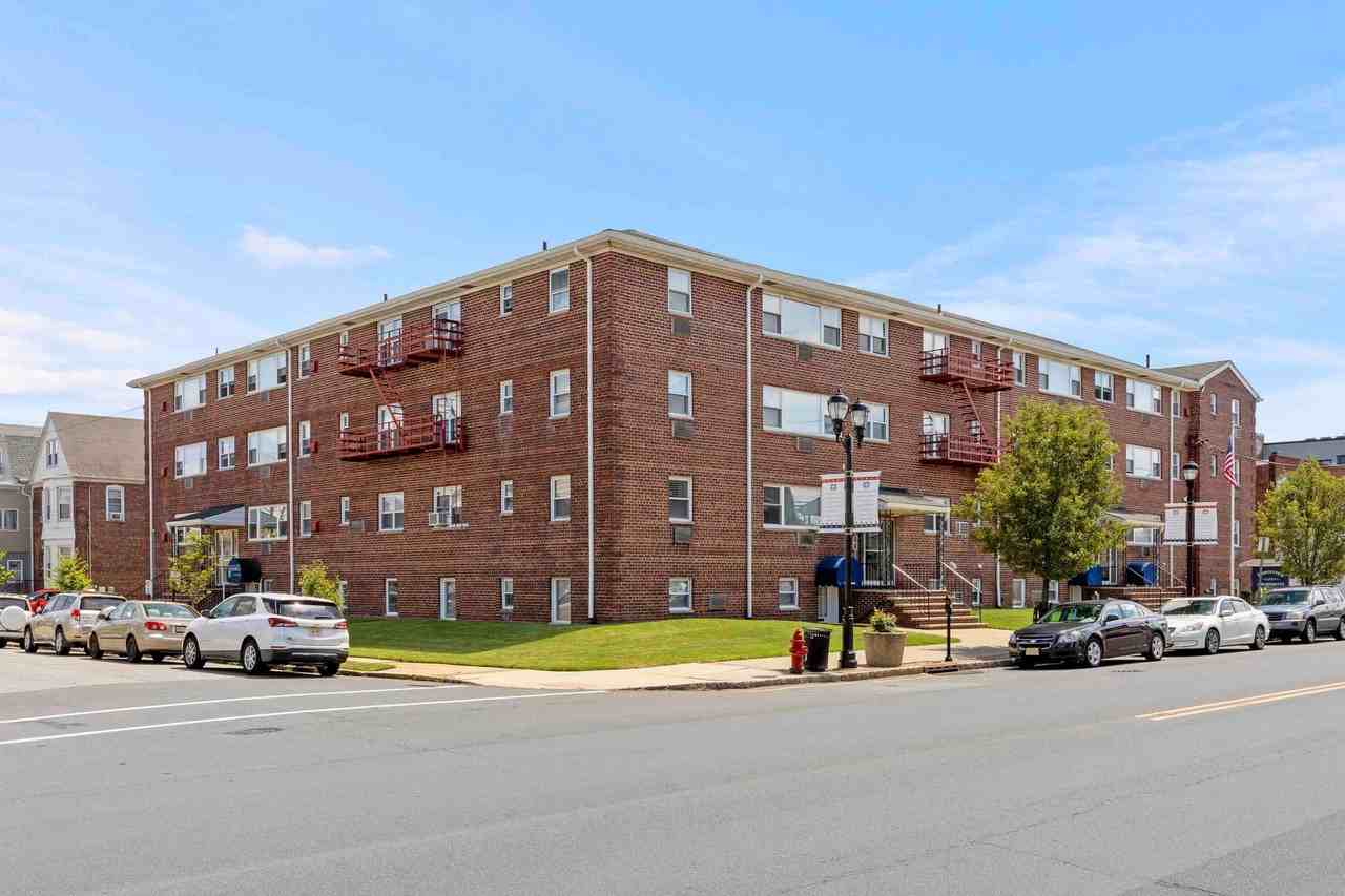 Ridgeview Apartments - Photo 2 of 5