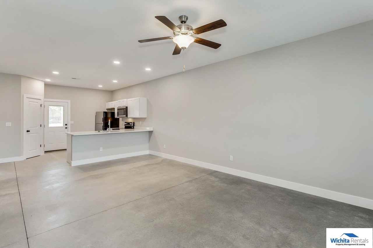 107 E Santa Fe Cir - Photo 3 of 15