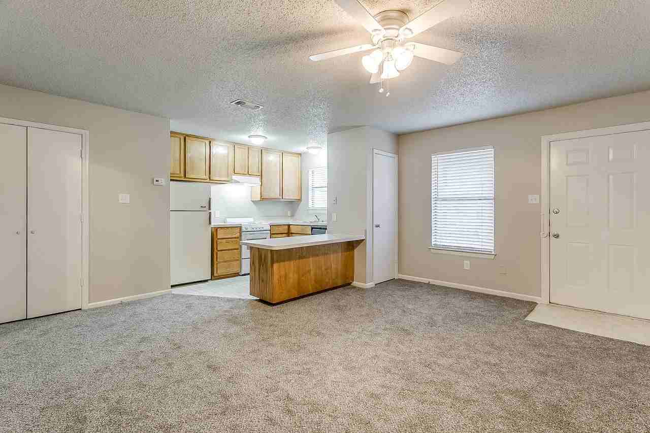 209 N Texas 1 - Photo 2 of 9