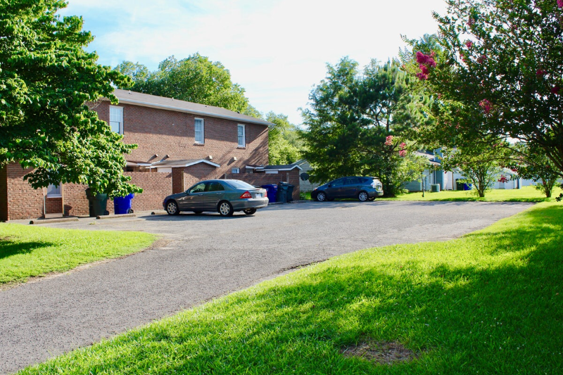 3201 Crestwood Dr - Photo 3 of 12