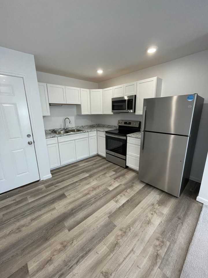 413 Doxey St #5 - Photo 2 of 9