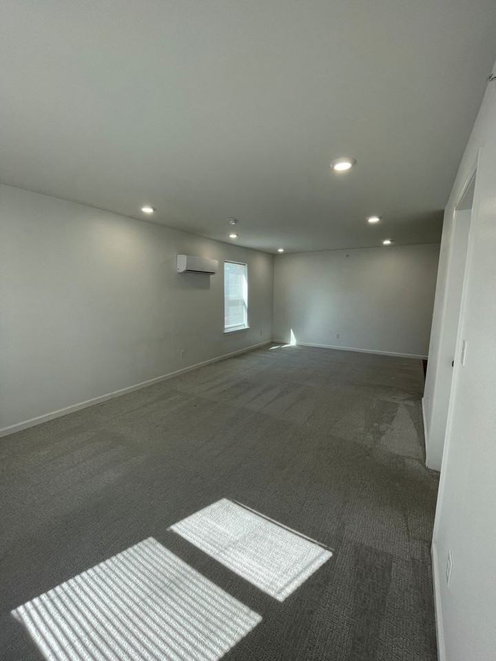 413 Doxey St #5 - Photo 5 of 9