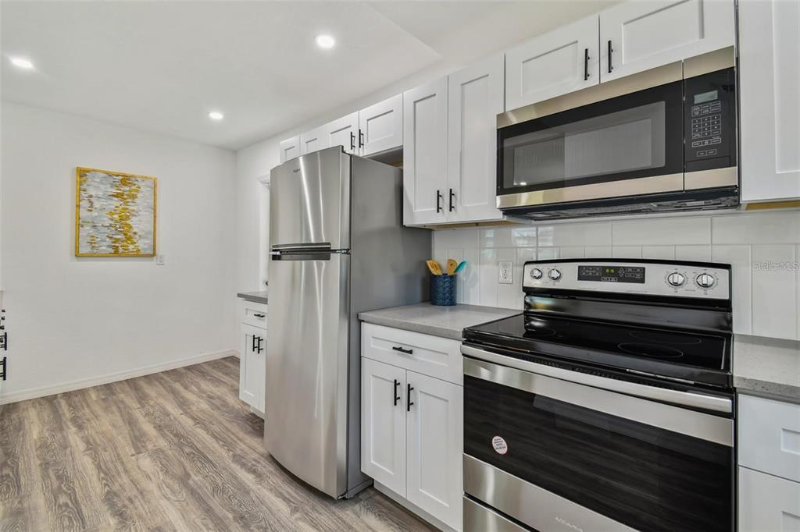 908 E Cayuga St - Photo 7 of 21