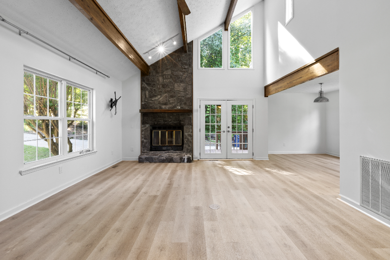 240 N Cedarbrook Dr - Photo 2 of 18