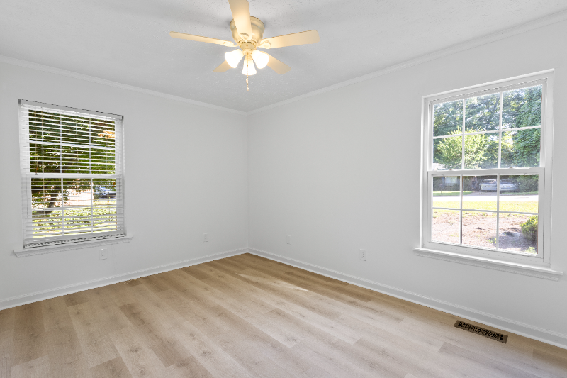 240 N Cedarbrook Dr - Photo 7 of 18