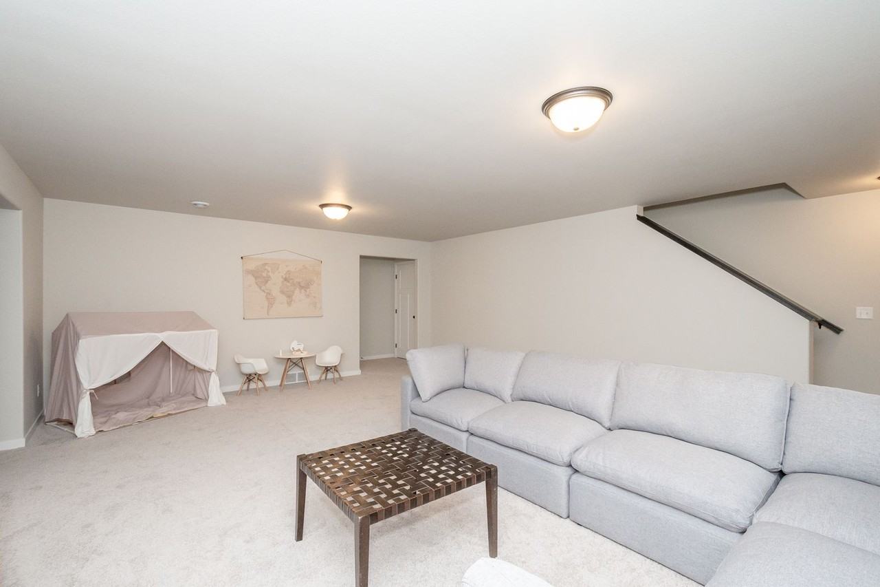 6183 Martin Ln W - Photo 4 of 50