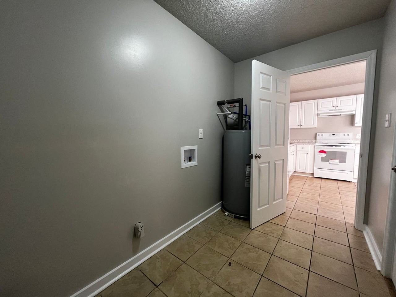 3 Commercial Row - Photo 2 of 15