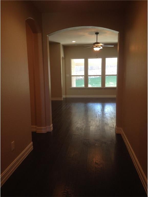 504 Peterhouse Dr - Photo 3 of 16