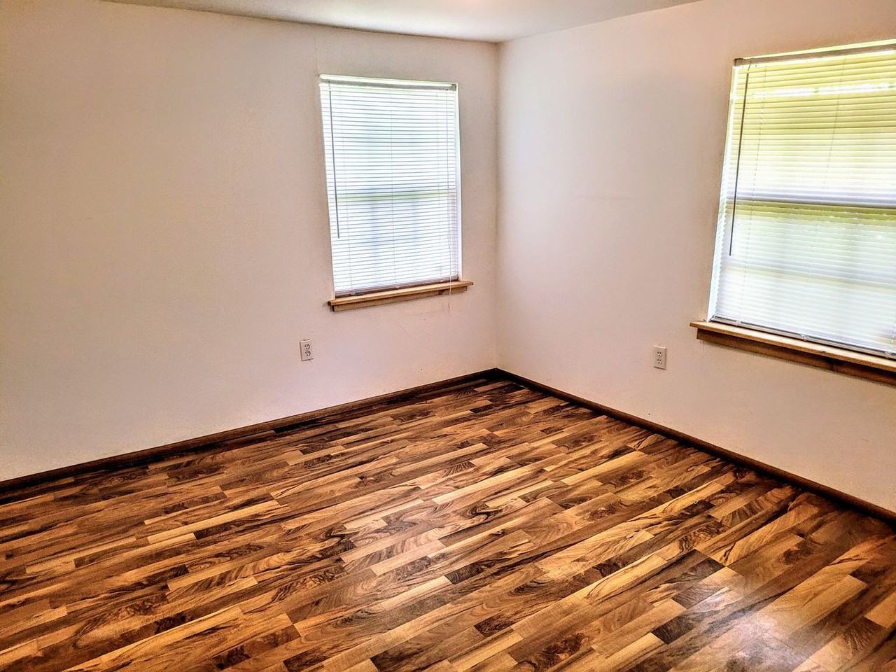 1105 Missouri Ave - Photo 3 of 10