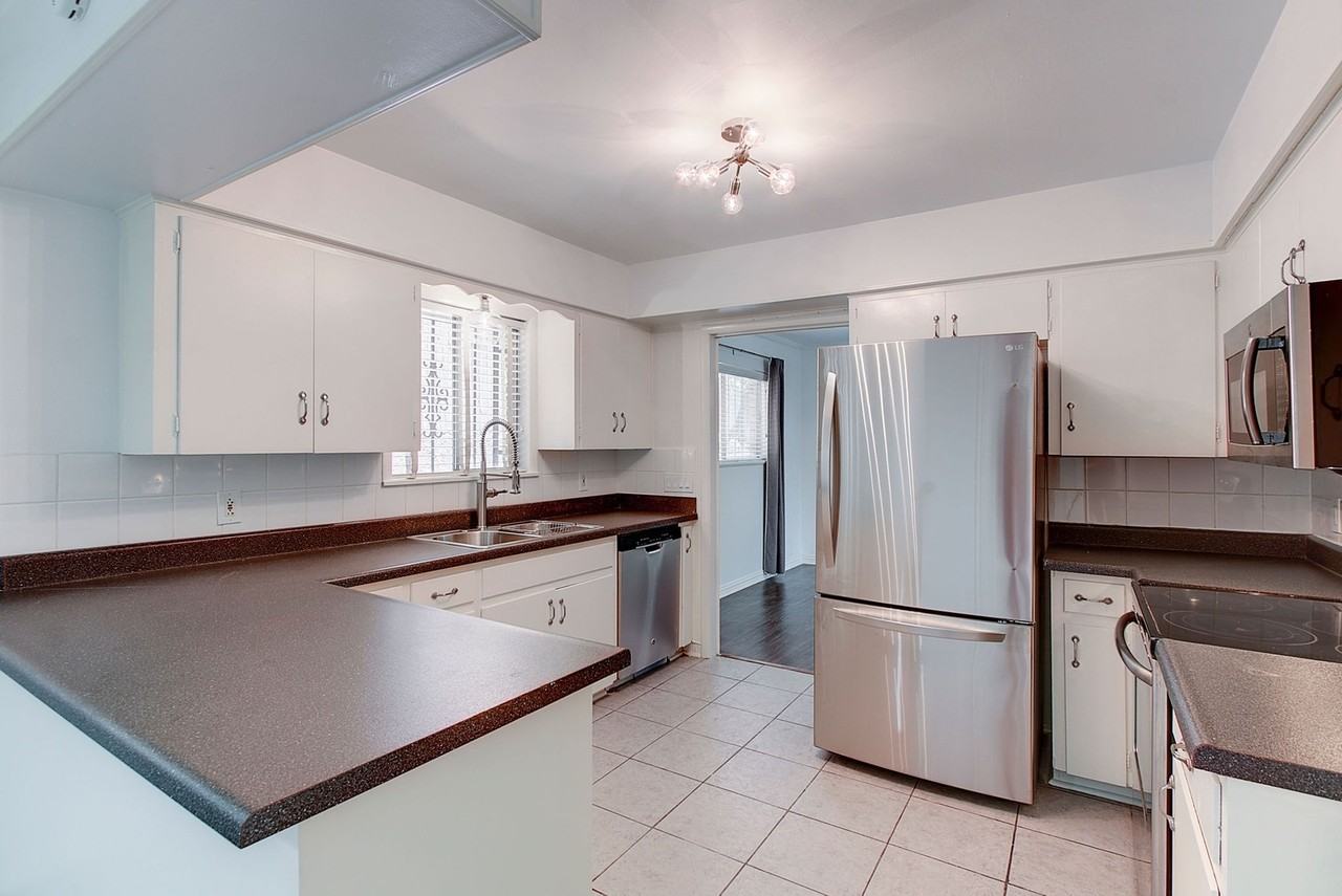 1304 Loma Dr - Photo 4 of 25