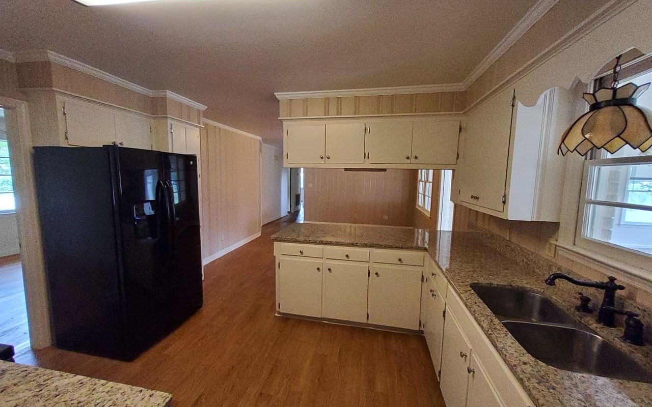 47 Westwood Dr - Photo 3 of 11