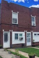 featured image of 32 E Franklin St