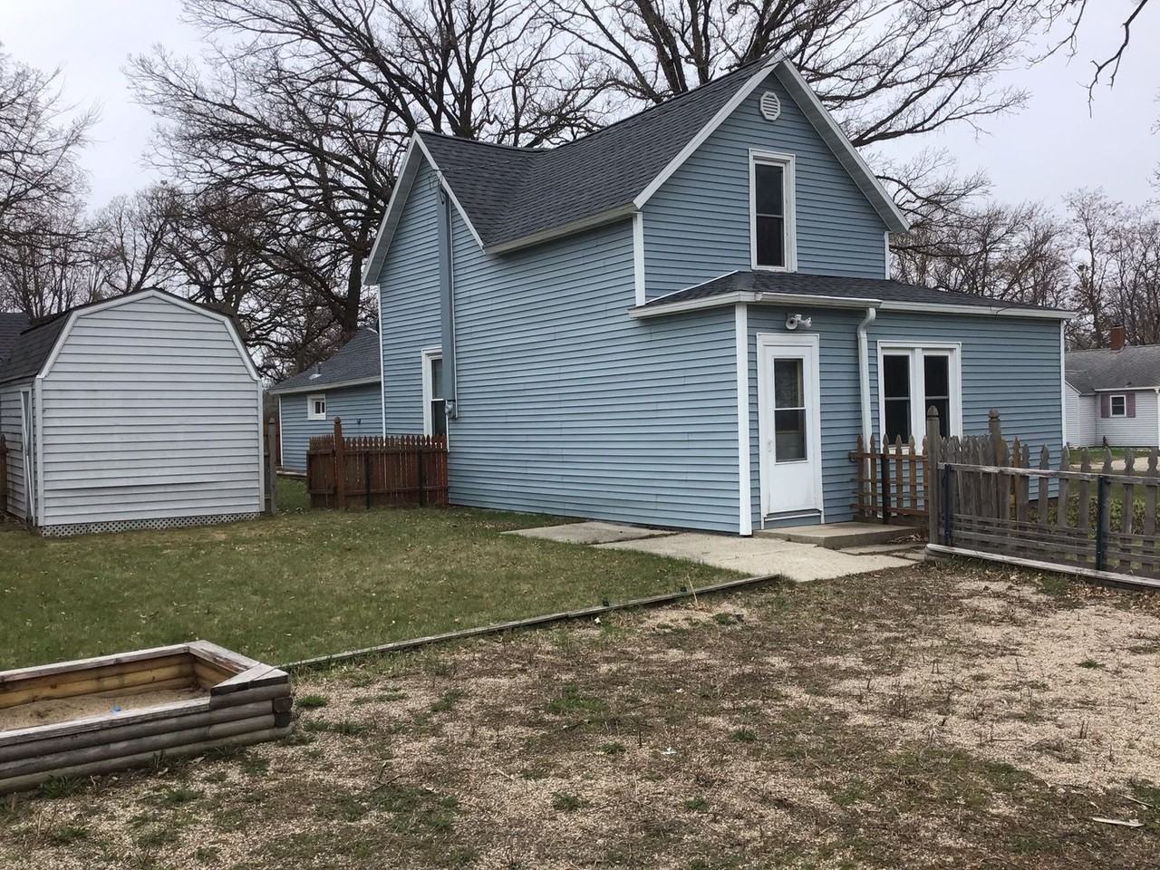 702 5th Ave E - Photo 3 of 16