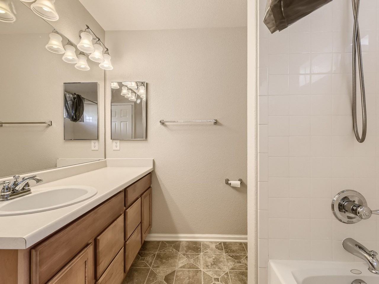 17101 Waterhouse Cir #E - Photo 7 of 11