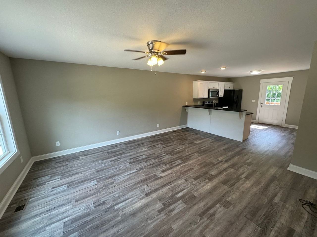 308 North Varnell Rd. - Photo 2 of 20