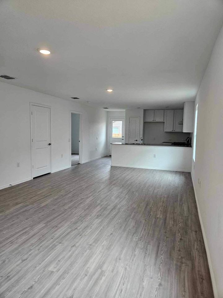 10018 Ana Hts - Photo 7 of 26