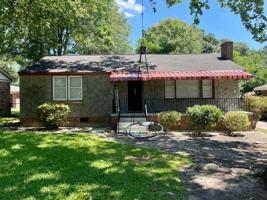 featured image of 1051 S Holly St