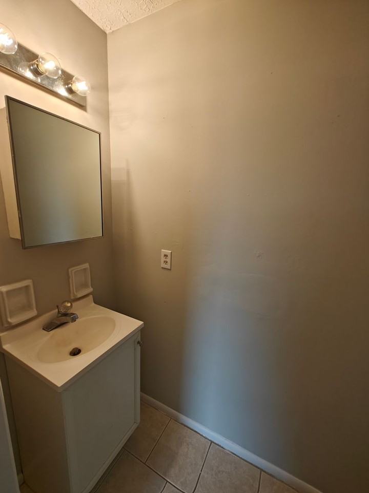 1442 Coachlite Dr - Photo 4 of 19