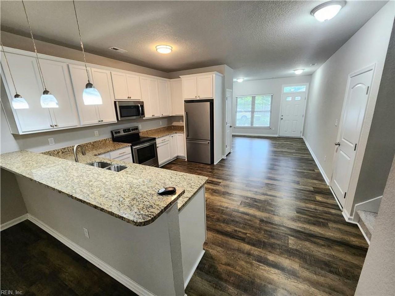 200 Seasons Cir - Photo 3 of 37