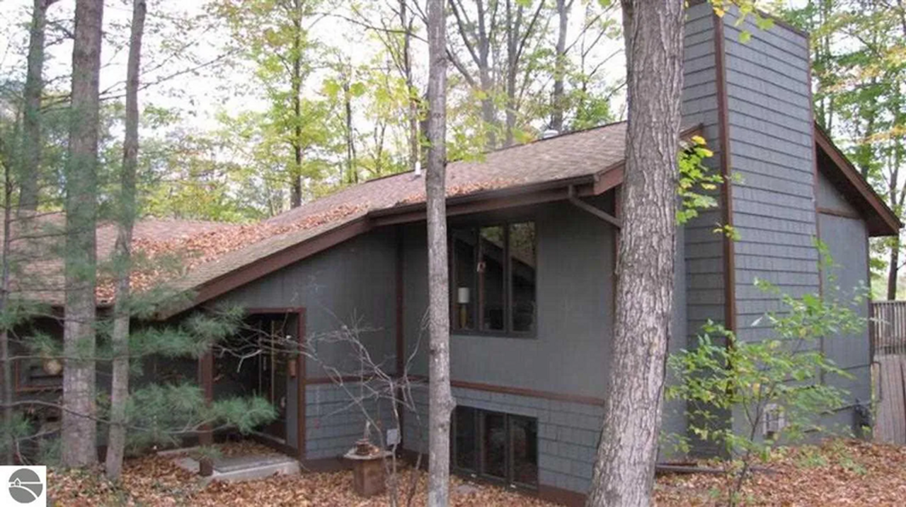 2467 Potter Rd E - Photo 2 of 16