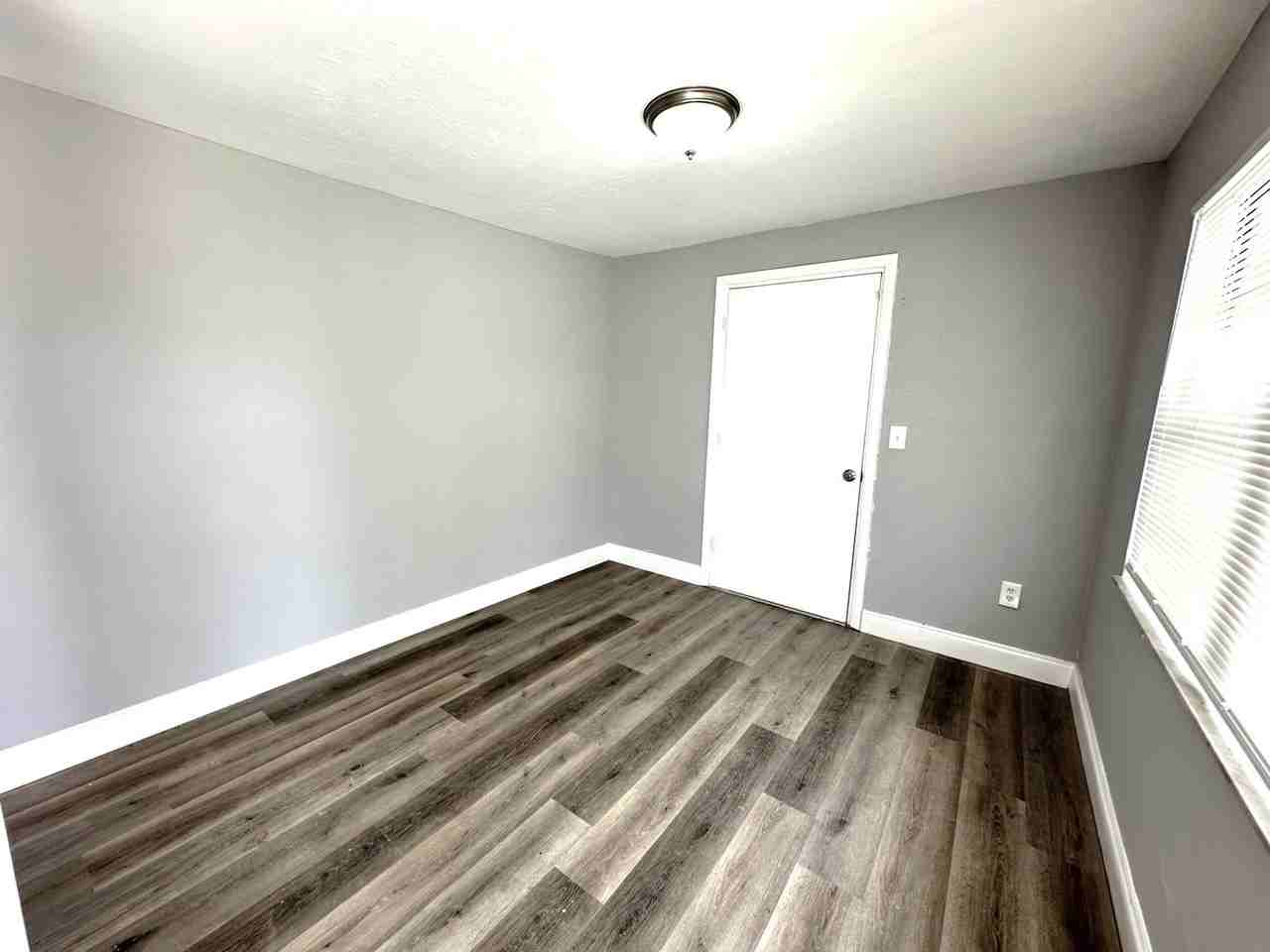 2117 Mitchell Ct - Photo 5 of 26