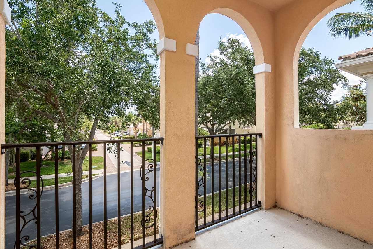 28608 Alessandria Cir - Photo 4 of 33