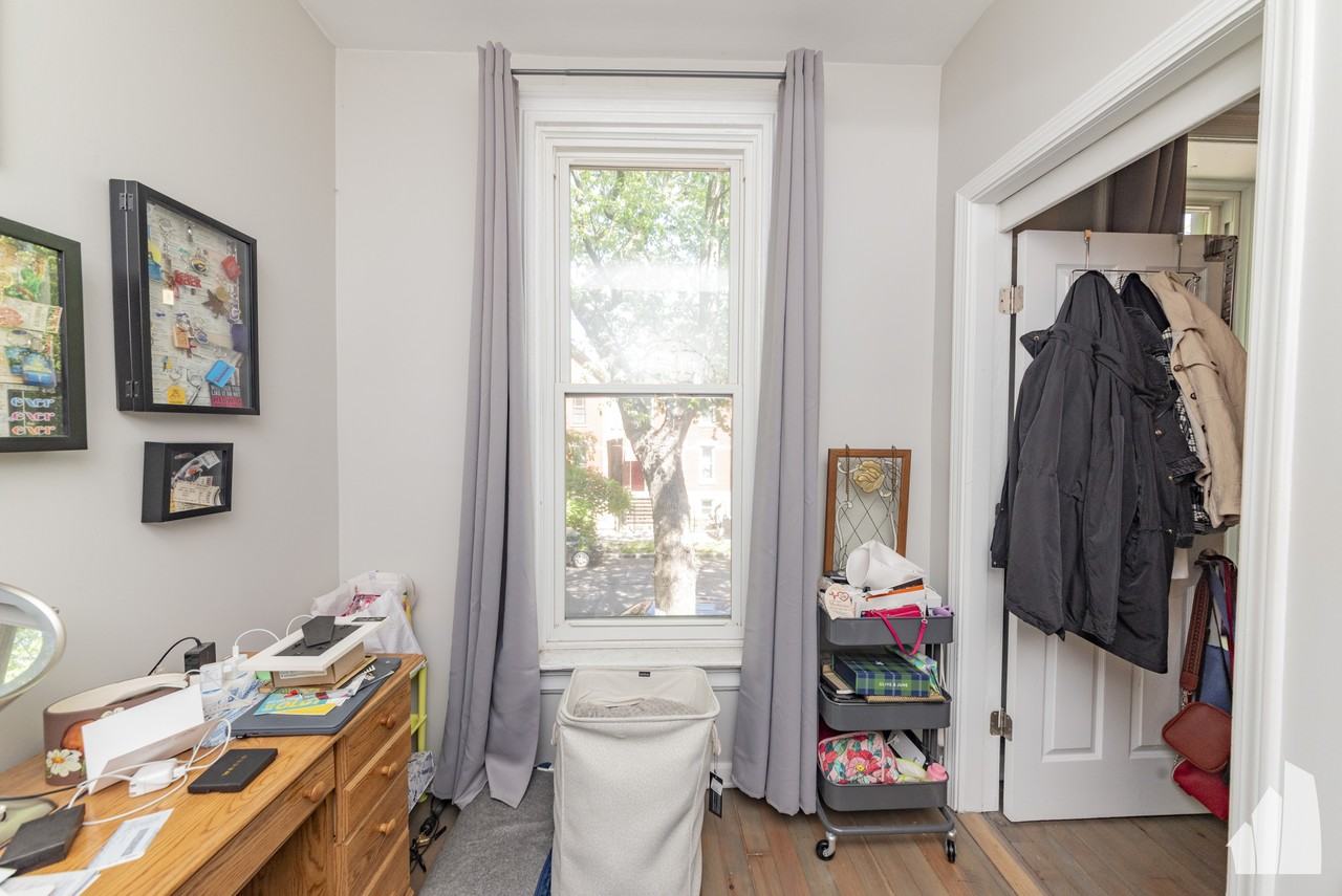 1036 N Honore St #2F - Photo 7 of 13