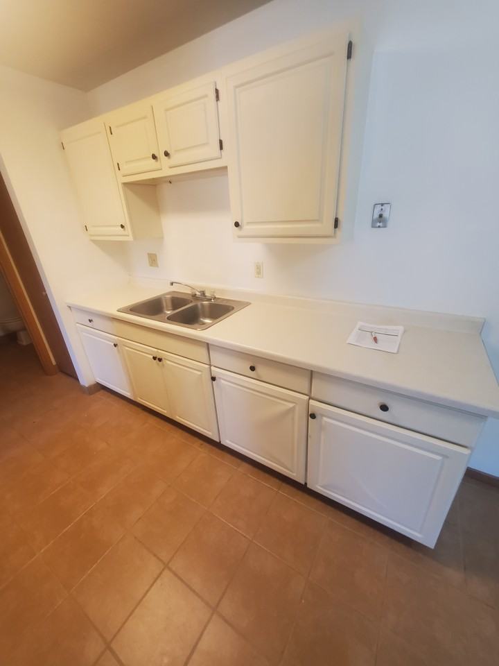 1734 La Crescent St #42 - Photo 4 of 11