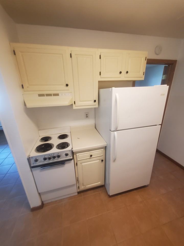 1734 La Crescent St #42 - Photo 5 of 11