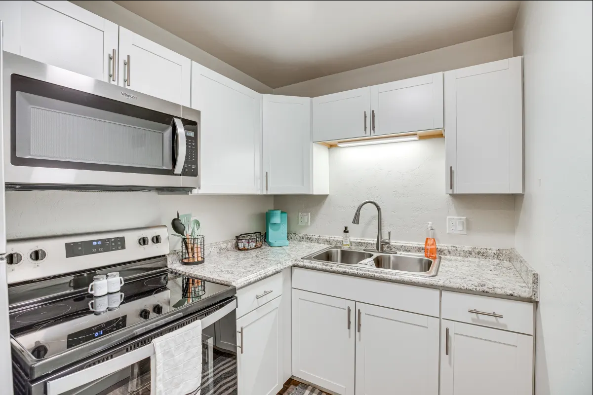 1330 Glenwood Ave #5 - Photo 7 of 12