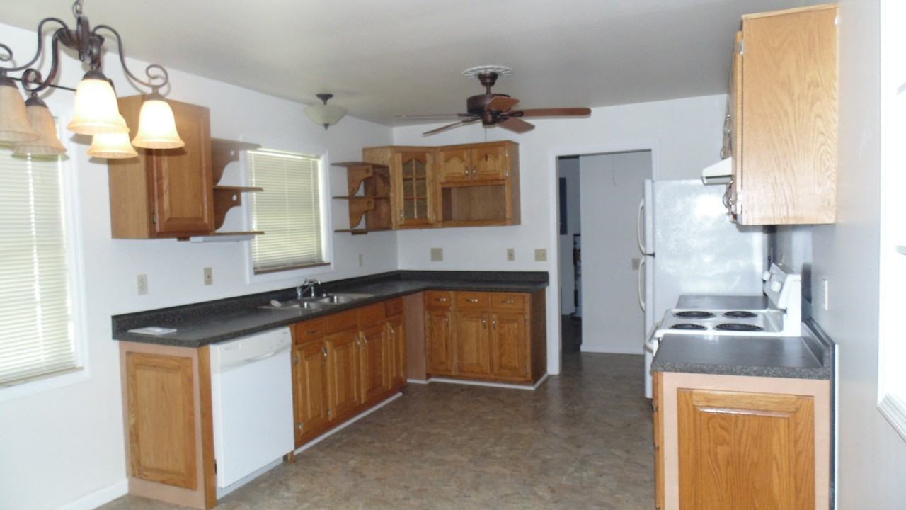 108 Stanton Ln Apt A #1 - Photo 3 of 9