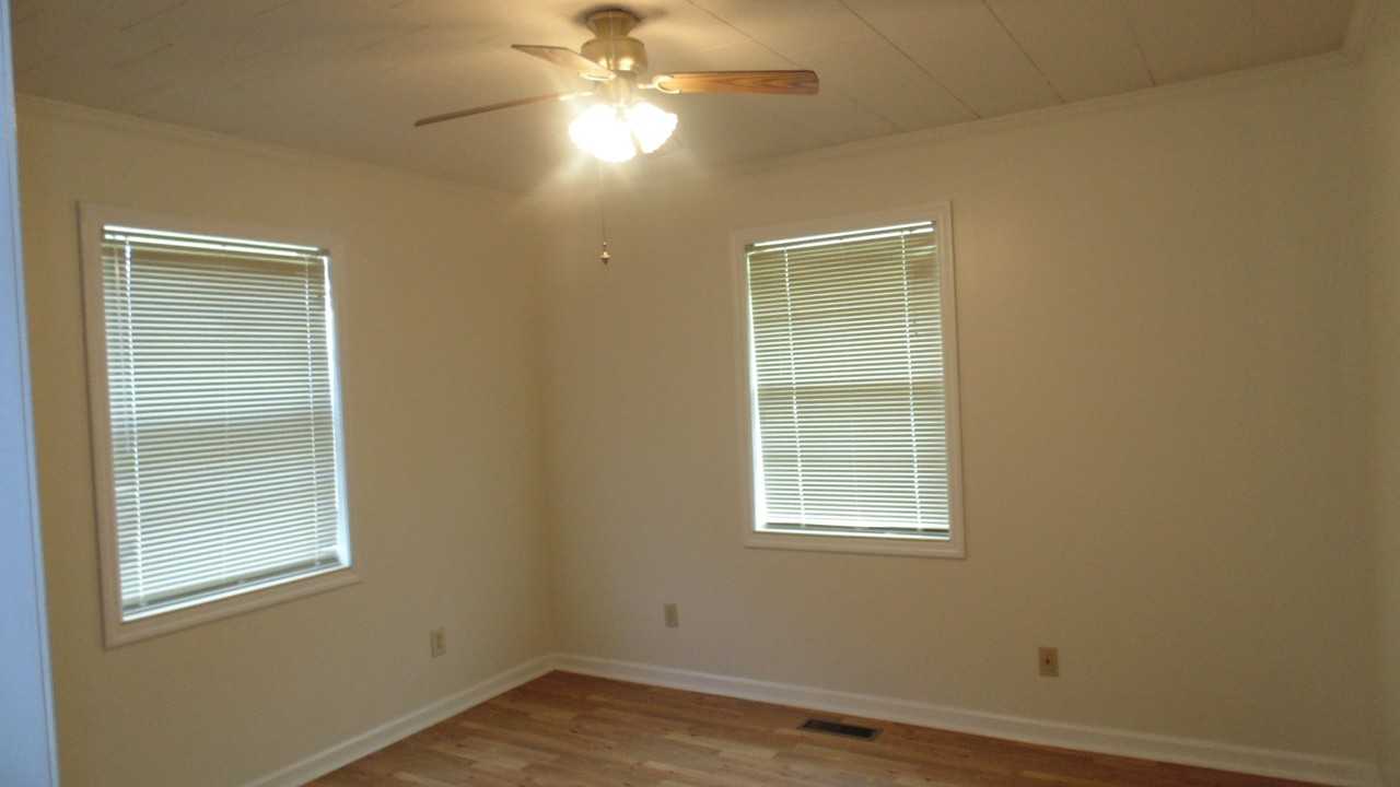 108 Stanton Ln Apt A #1 - Photo 4 of 9