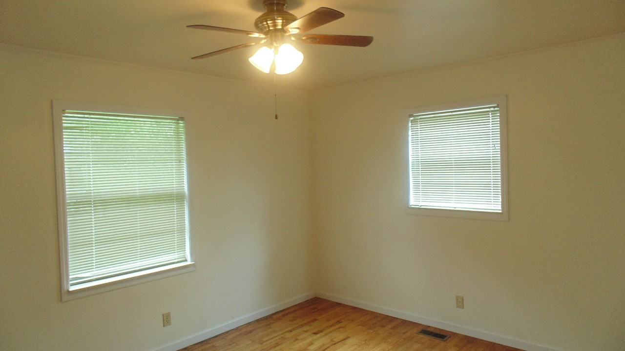 108 Stanton Ln Apt A #1 - Photo 7 of 9