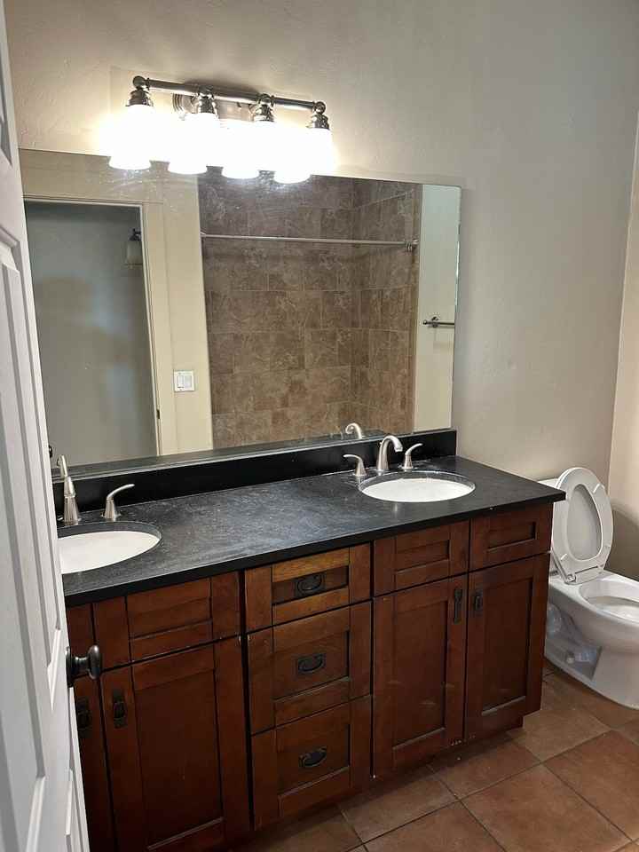 University Rincon Apartments - Photo 6 of 9